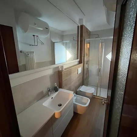 Happy Family In Centro Limone Apartment