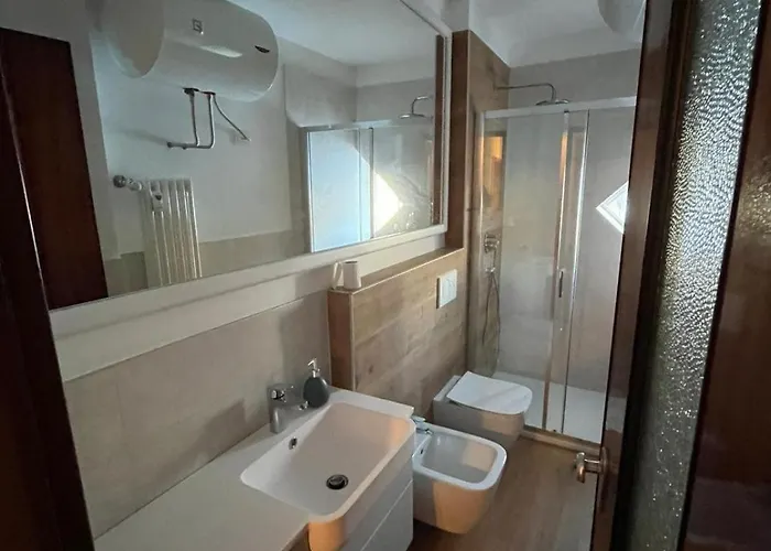 Happy Family In Centro Limone Apartment